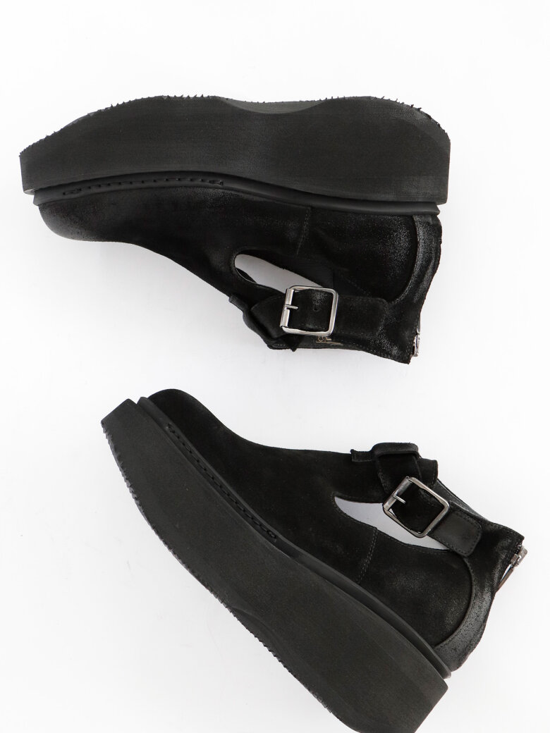 Lofina - Open shoe with platform sole