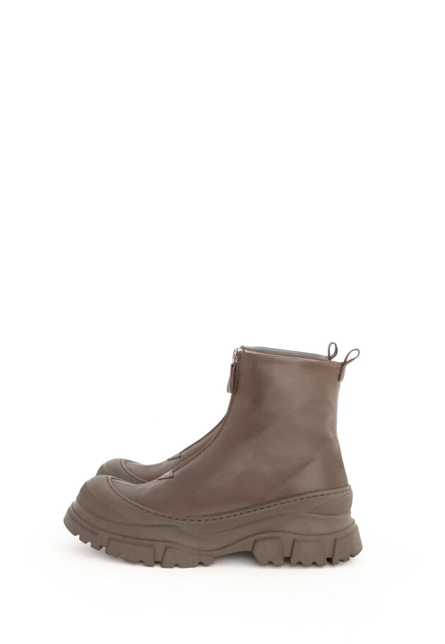 Lofina - Short boot with front zipper