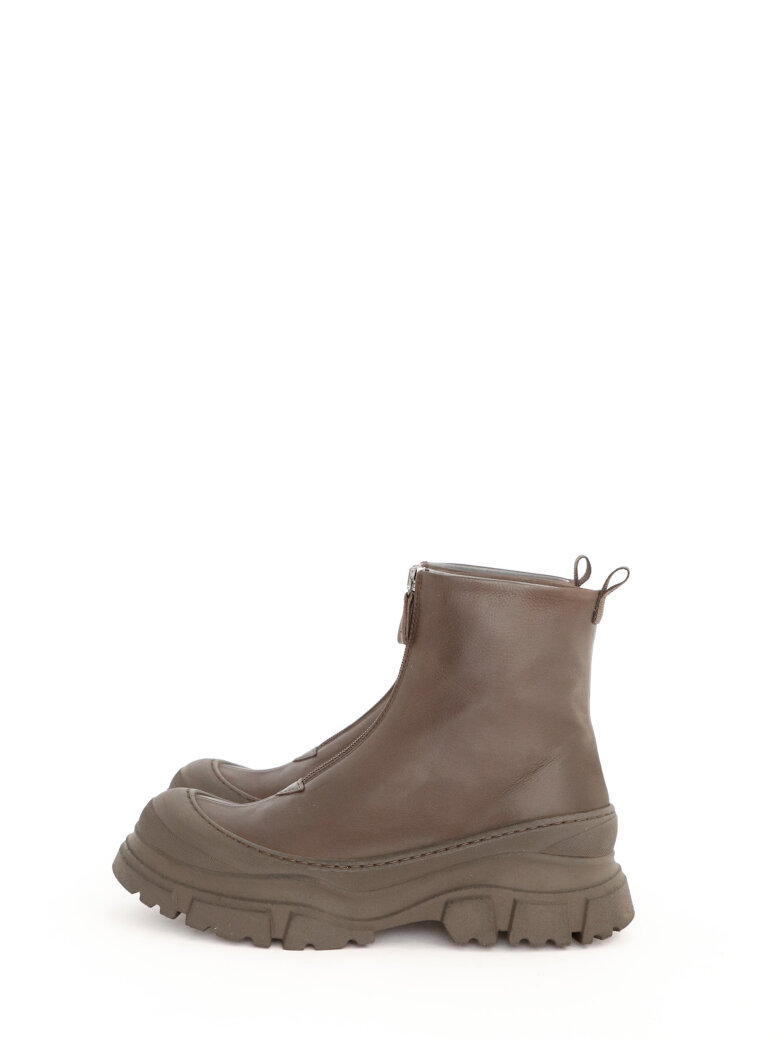 Lofina - Short boot with front zipper