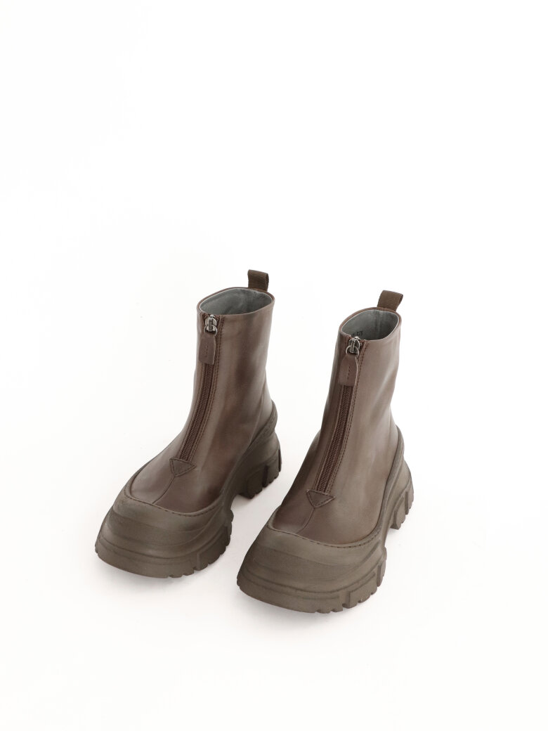 Lofina - Short boot with front zipper