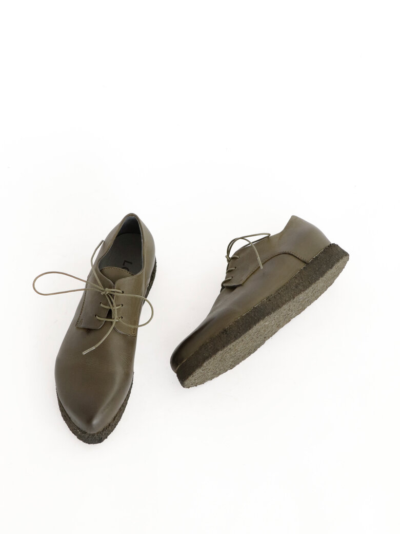 Lofina - Shoe with laces and a raw rubber sole