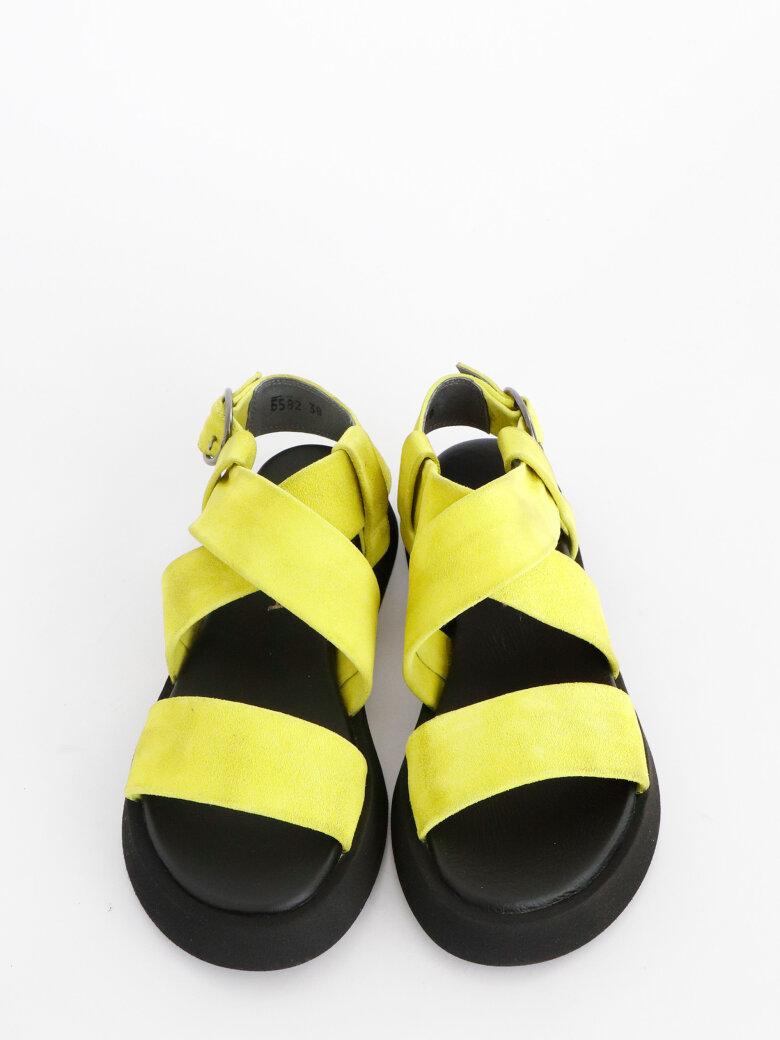 Lofina - Sandal in suede with buckle