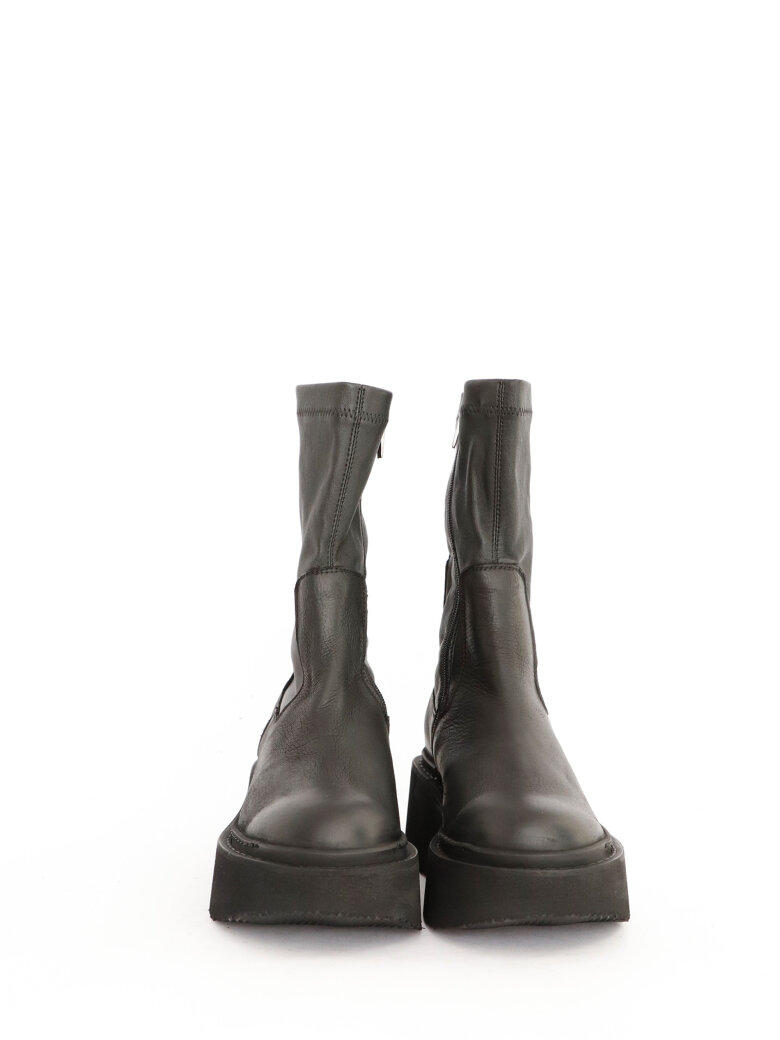 Lofina - Boot with zipper and stretch skin