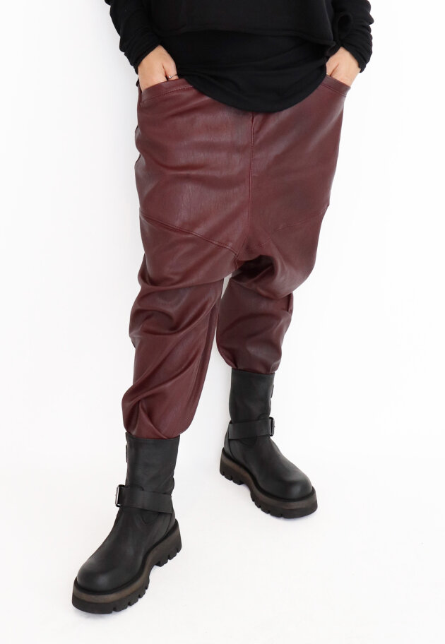 Sort Aarhus - Baggy leather pants with pockets and zipper