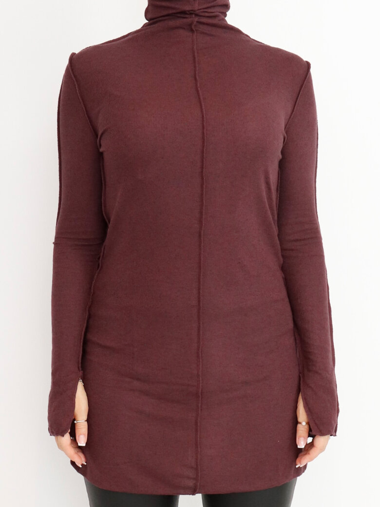 Sort Aarhus - Blouse with turtle neck and raw stitching