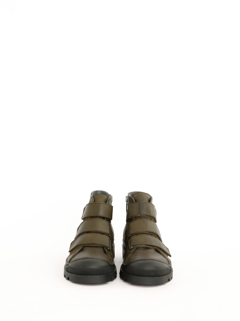 Lofina - Short boot with velcro