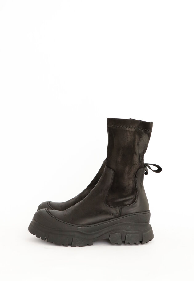 Lofina - Boot with suede and zipper