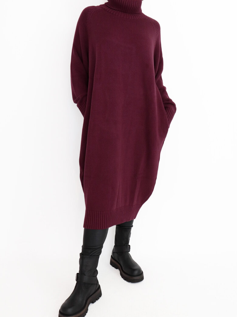 Sort Aarhus - Turtle neck dress in cotton