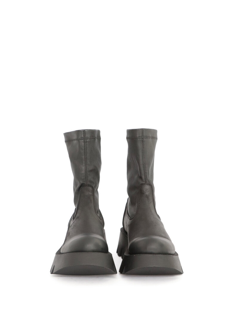 Lofina - Boot with stretch skin and zipper