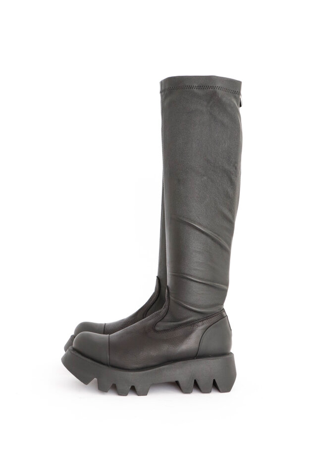 Lofina - Long boot with stretch skin and zipper