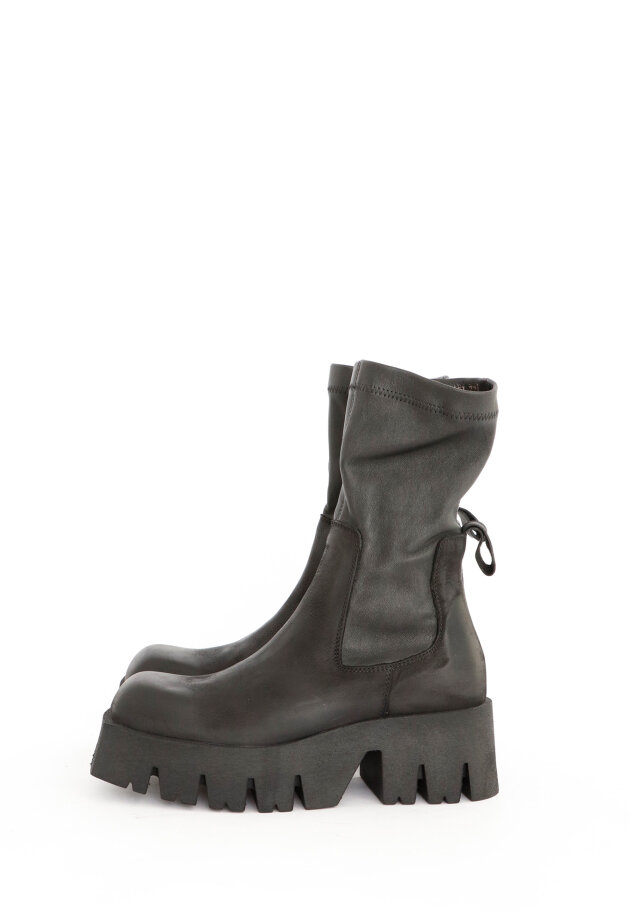 Lofina - Boot with stretch skin and zipper