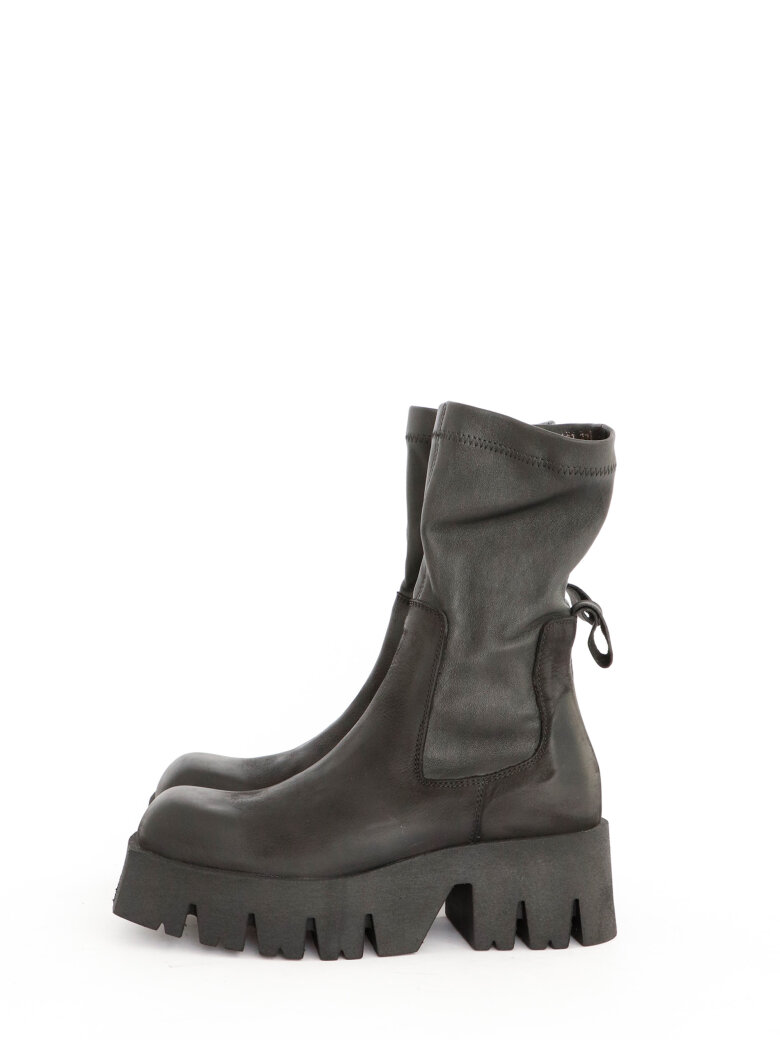 Lofina - Boot with stretch skin and zipper