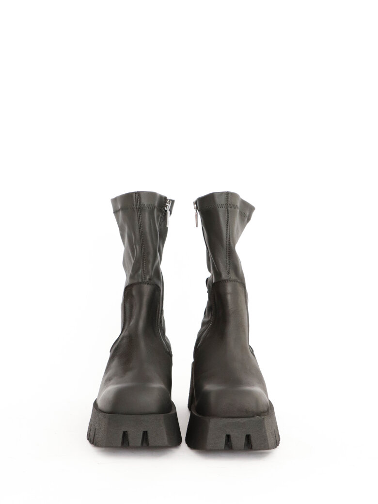 Lofina - Boot with stretch skin and zipper