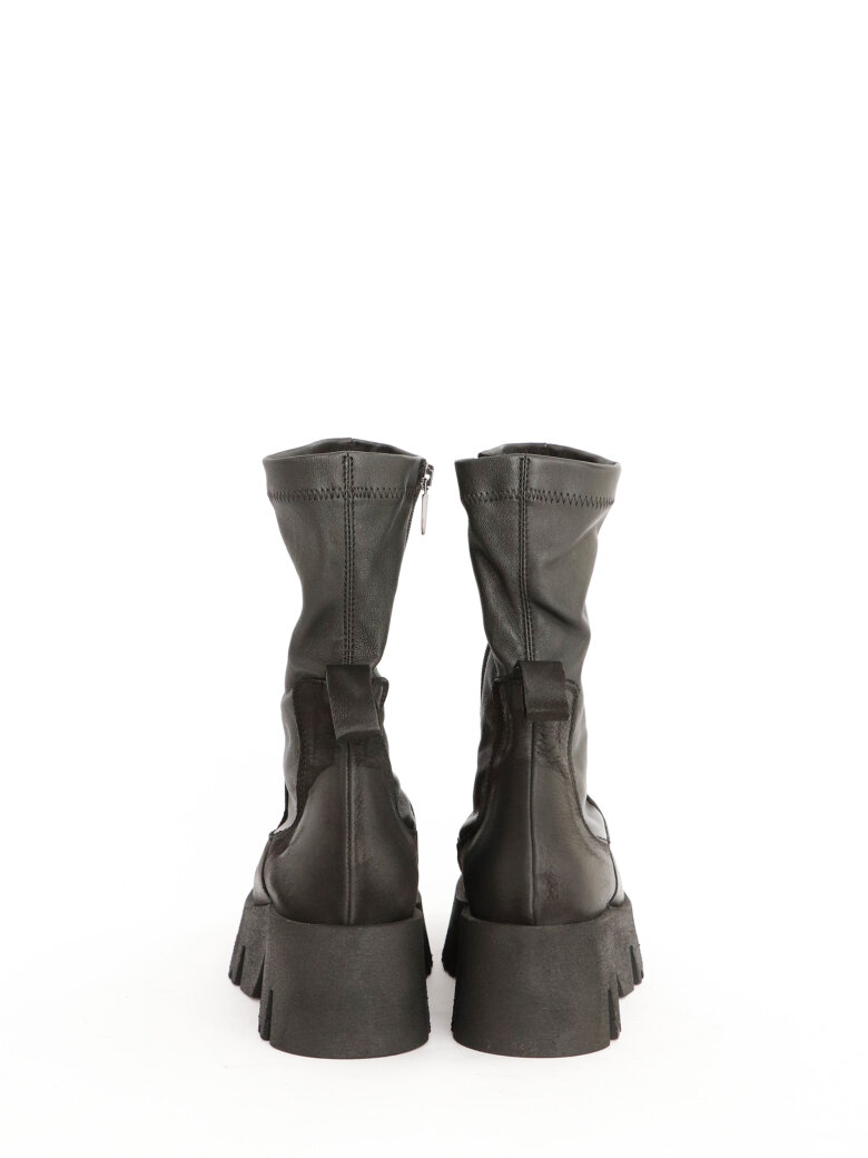 Lofina - Boot with stretch skin and zipper