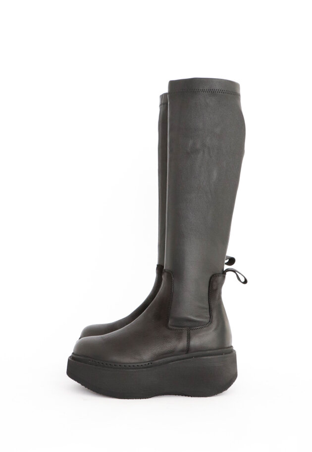 Lofina - Long boot with zipper and stretch skin