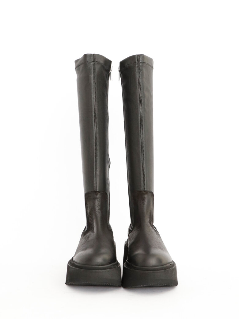 Lofina - Long boot with zipper and stretch skin