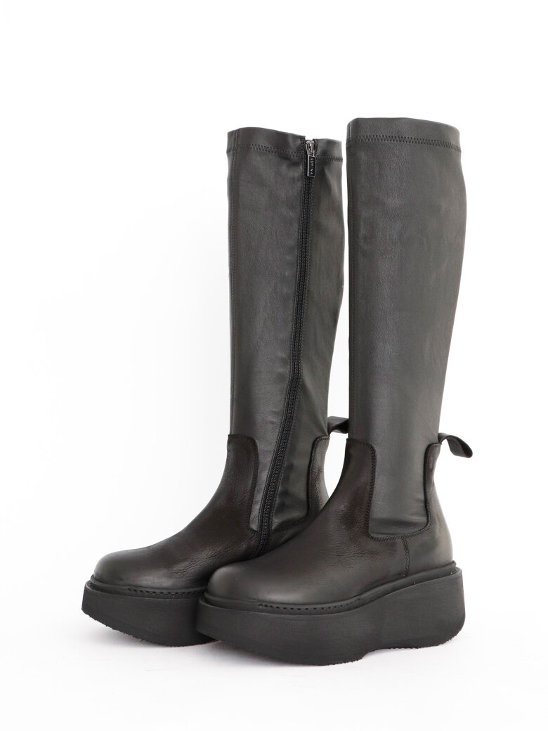 Lofina - Long boot with zipper and stretch skin