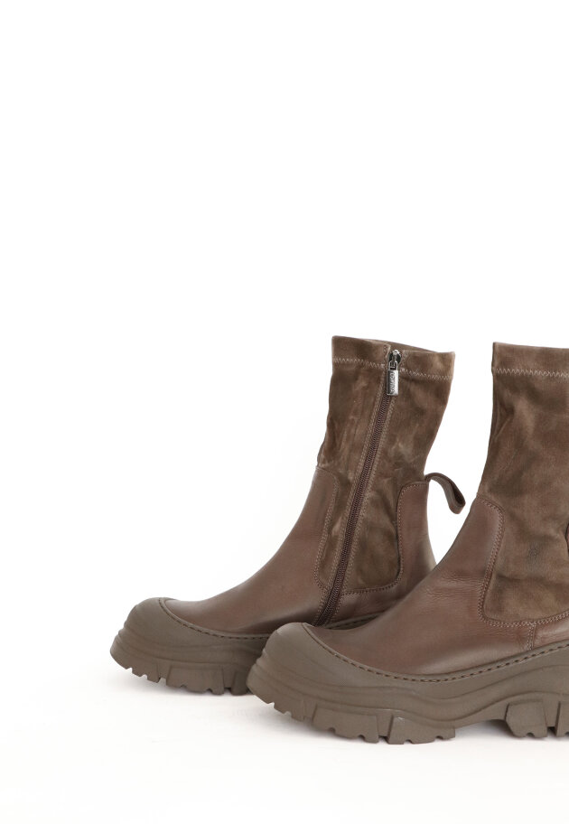 Lofina - Boot with suede and zipper