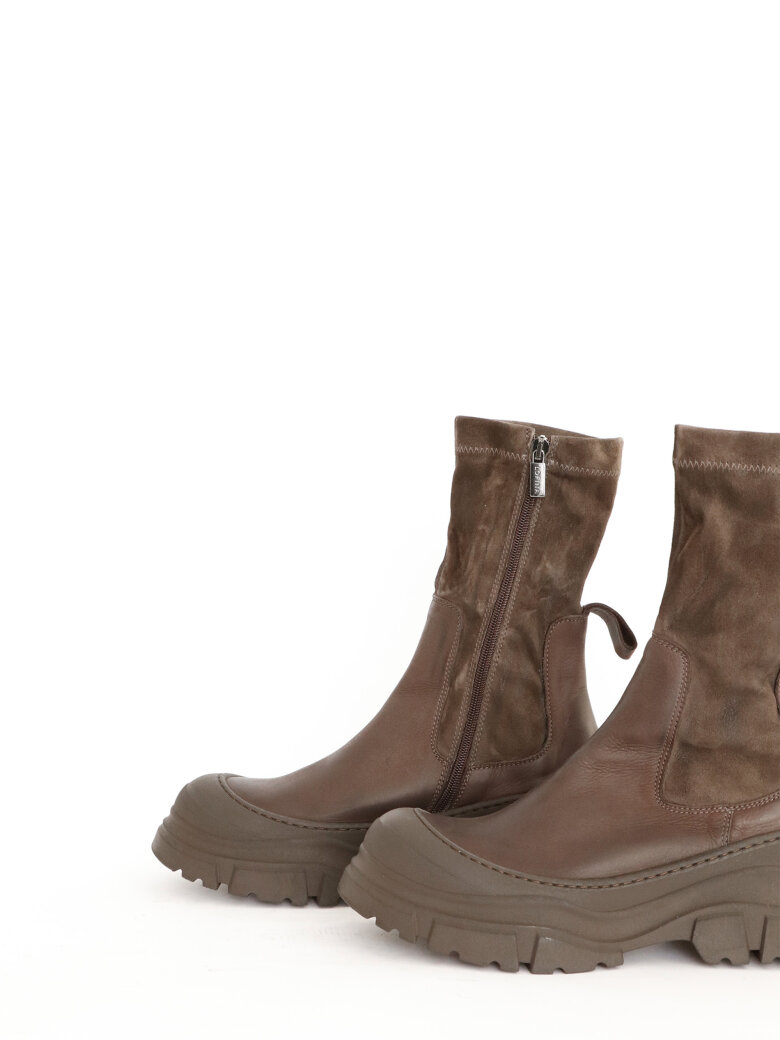 Lofina - Boot with suede and zipper