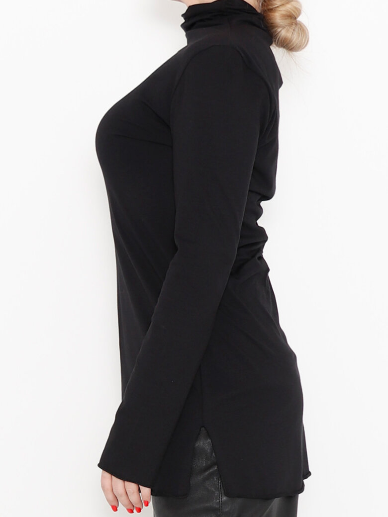 Sort Aarhus - Blouse in organic cotton with turtle neck