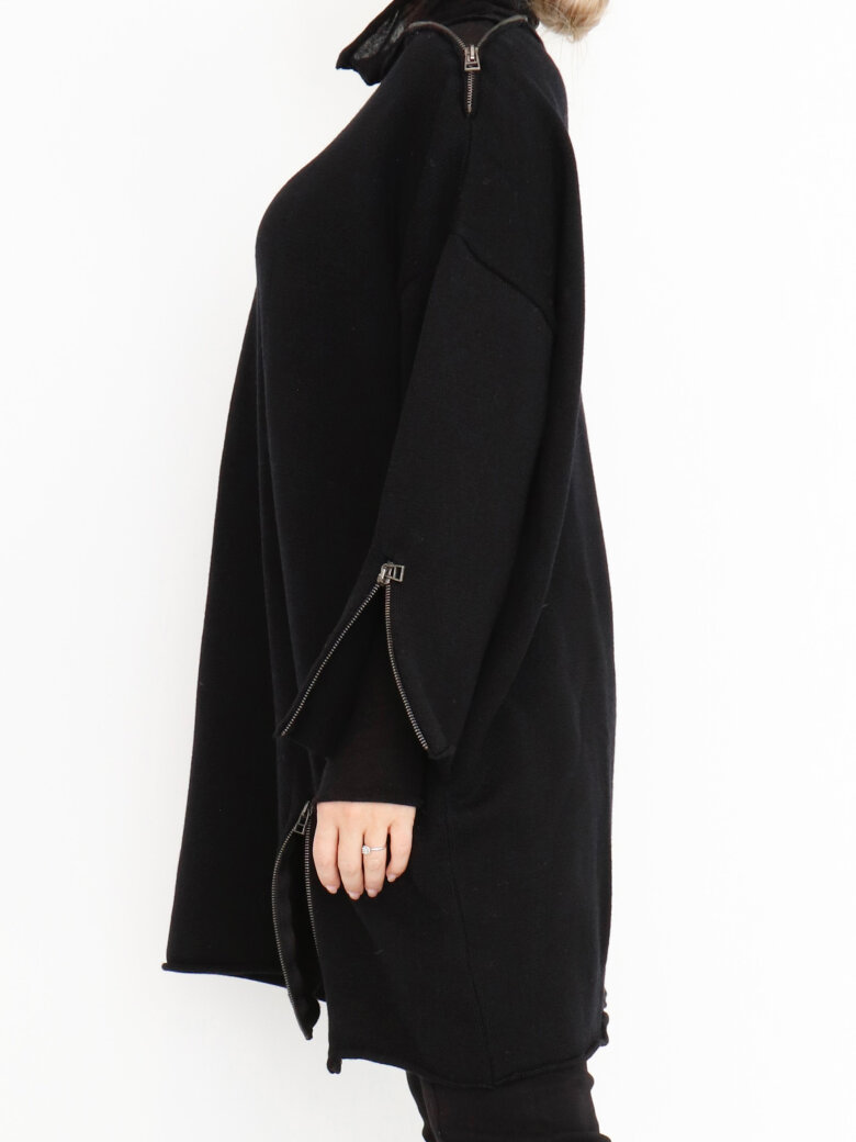 Sort Aarhus - Oversize knit with zipper details