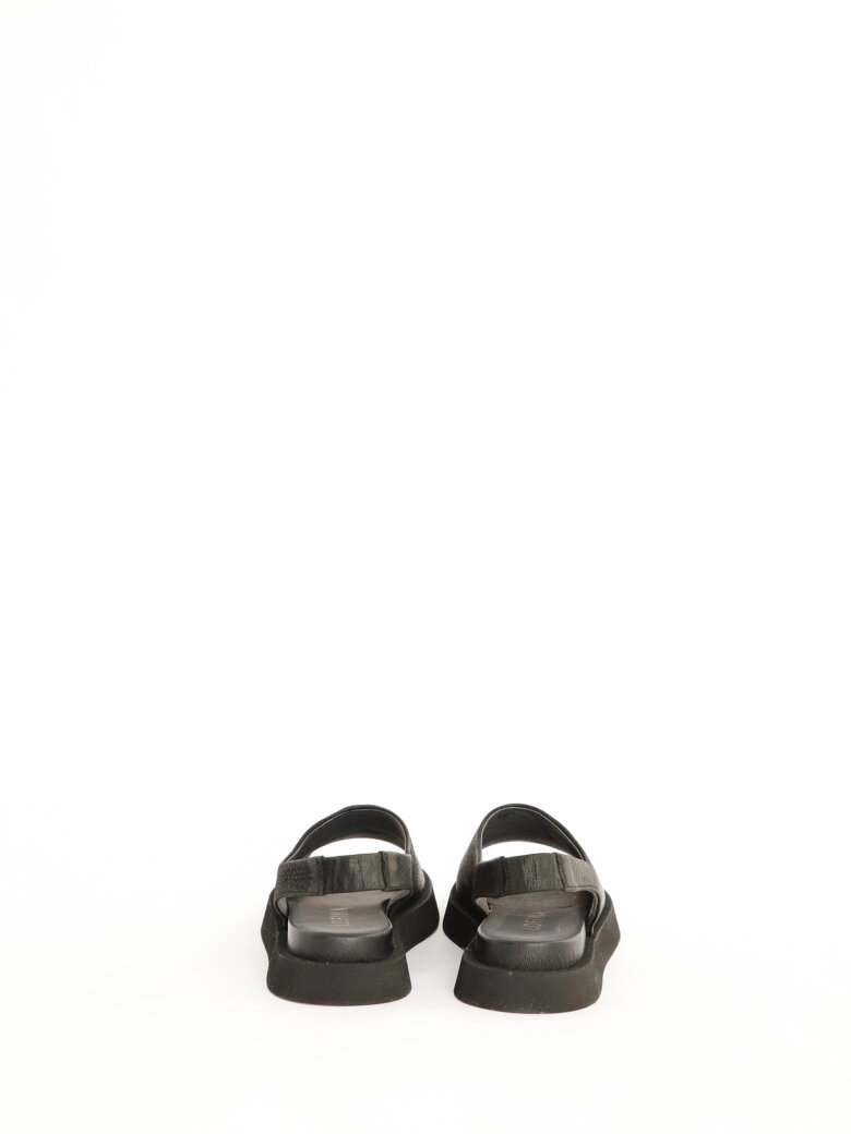 Lofina - Sandal with elastic strap