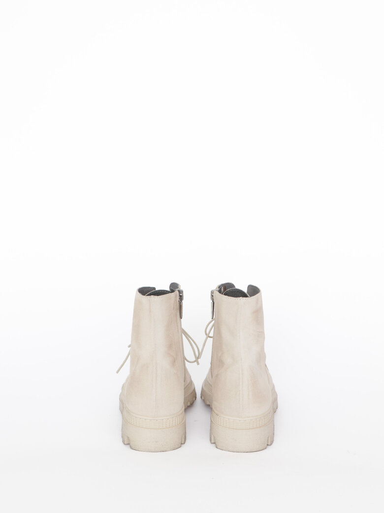 Lofina - Boot with laces and zipper.