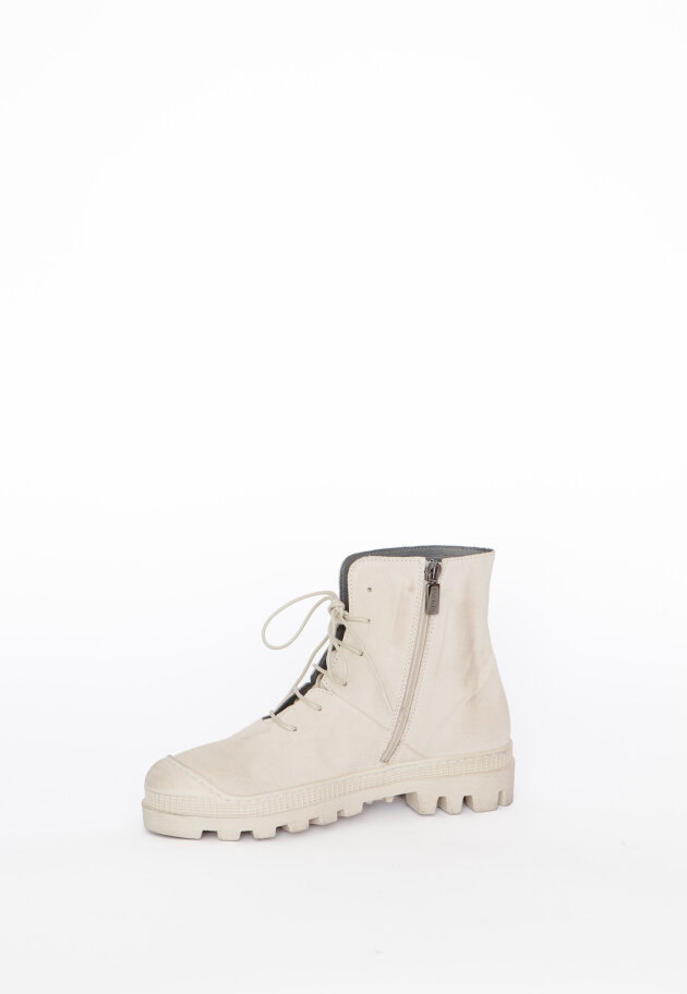 Lofina - Boot with laces and zipper.