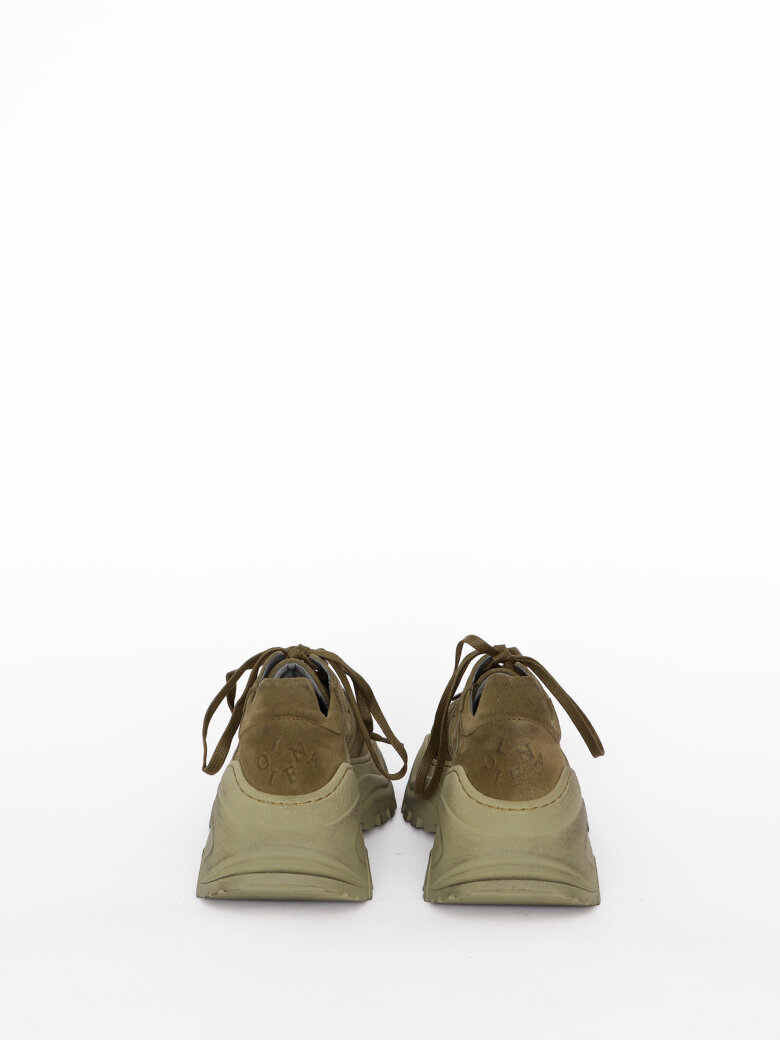 Lofina - Sneakers with laces.