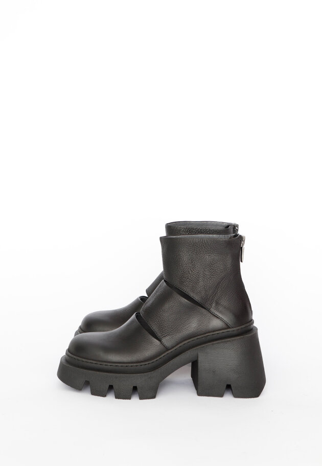 Lofina - Chunky open shoe