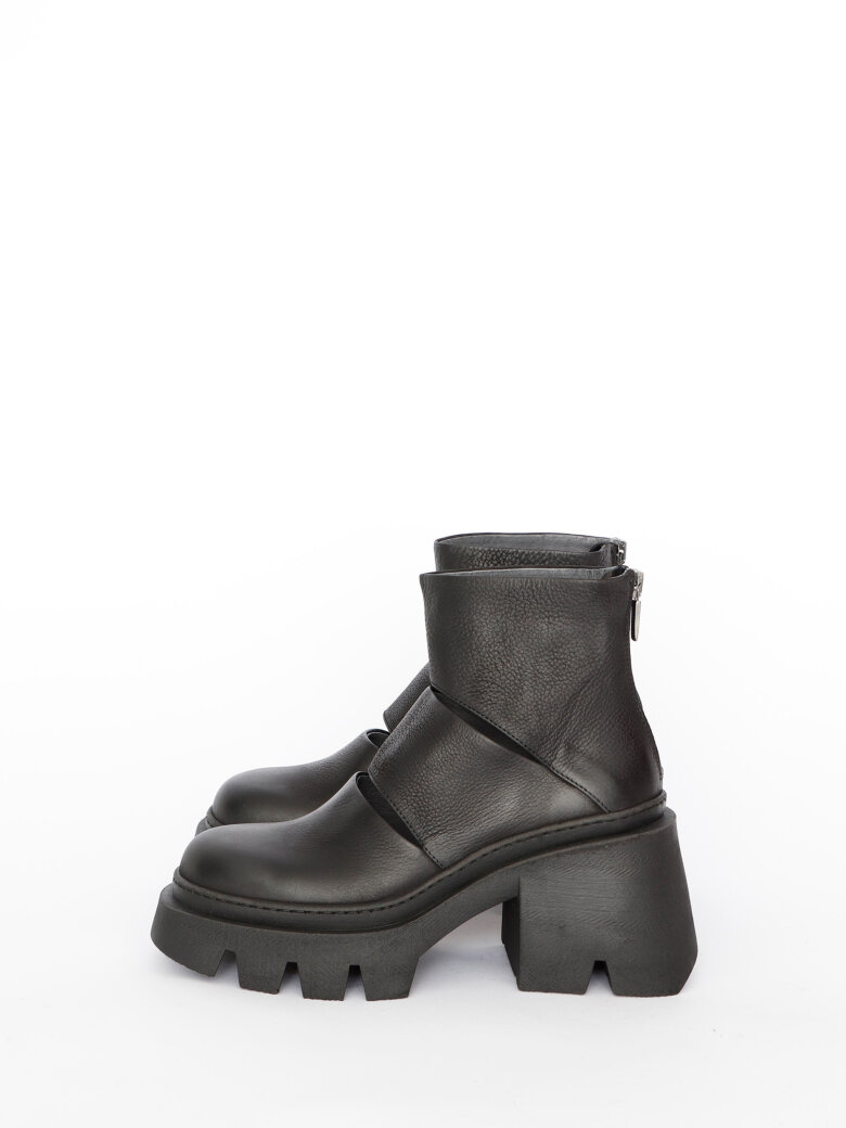 Lofina - Chunky open shoe