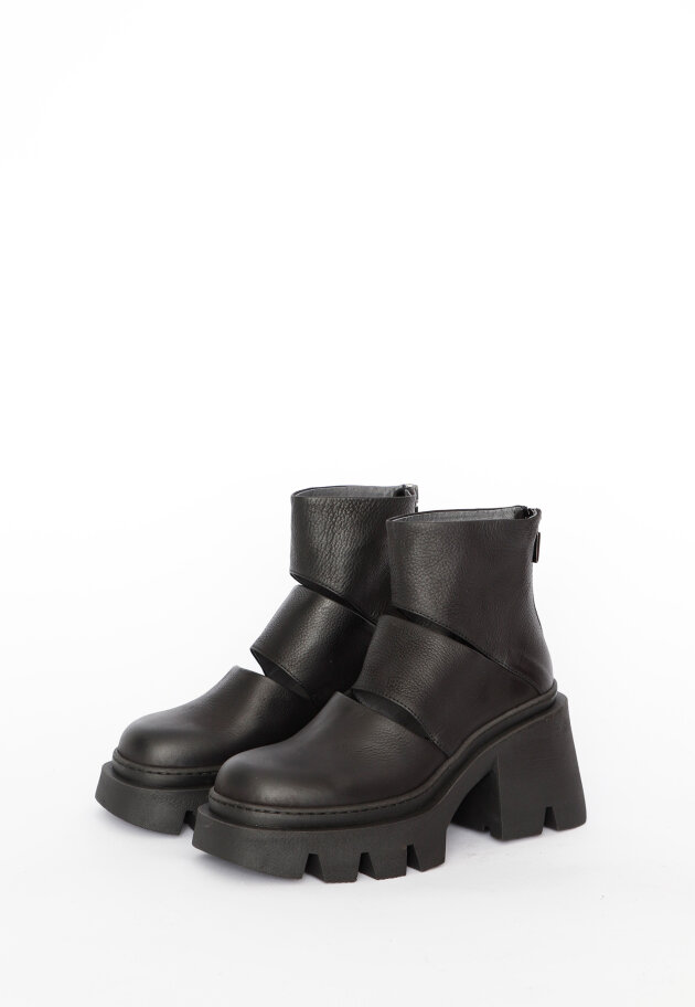 Lofina - Chunky open shoe