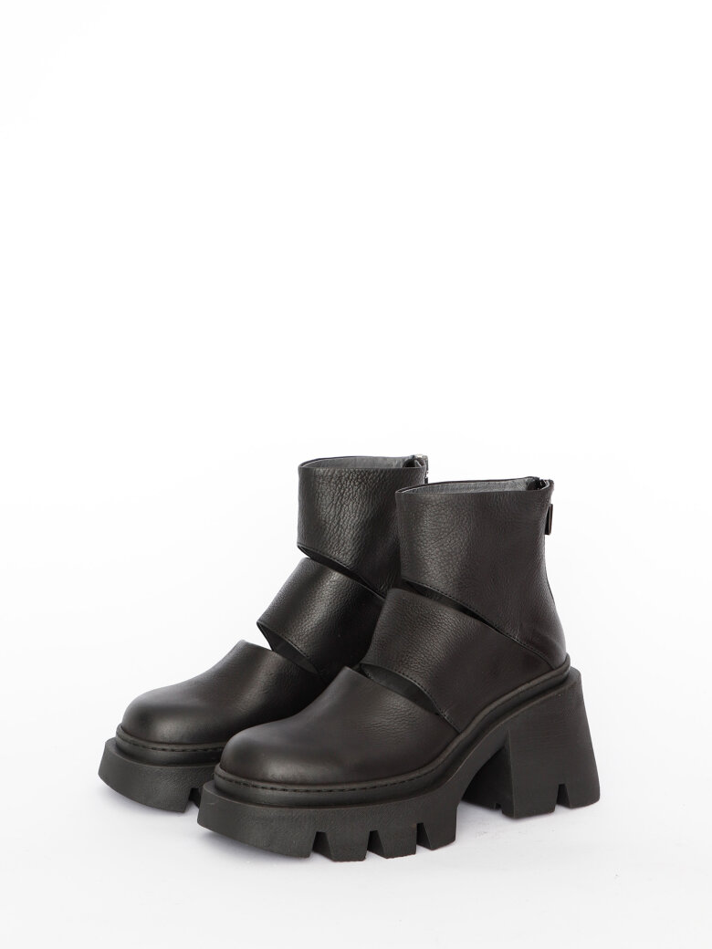 Lofina - Chunky open shoe