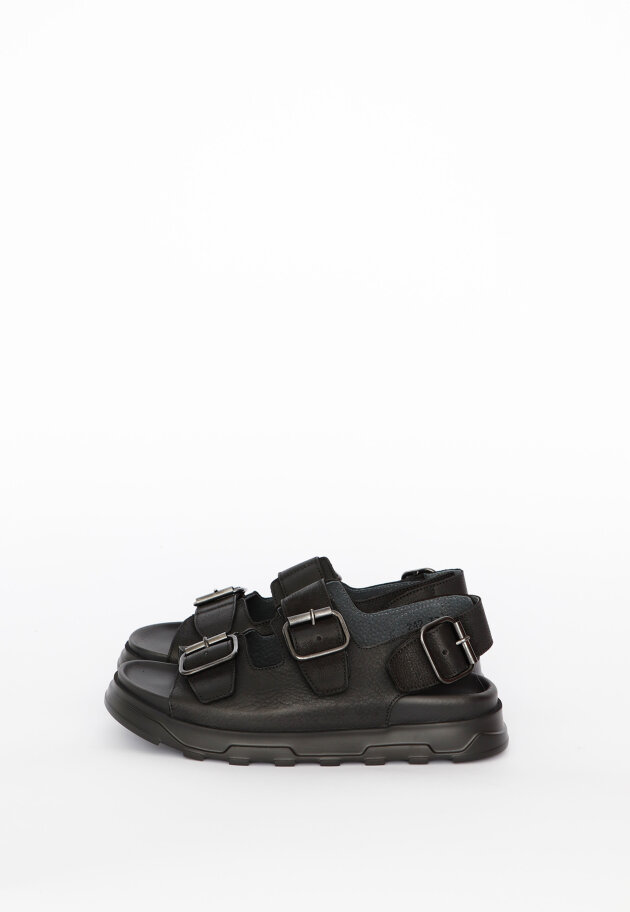 Lofina - Sandal with buckle closure.