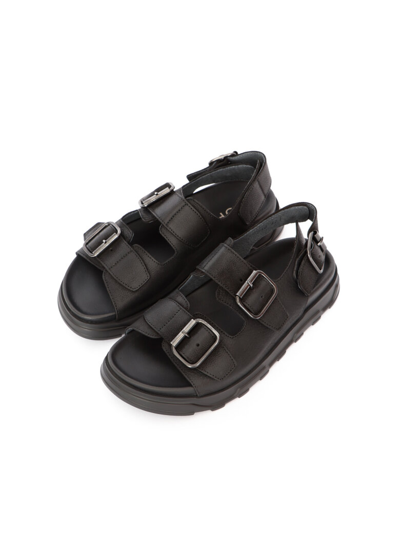 Lofina - Sandal with buckle closure.