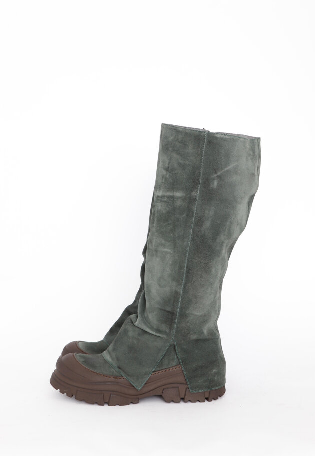 Lofina - Suede boot with a zipper.