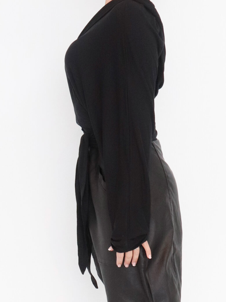 Sort Aarhus - Wrap around blouse with hoodie