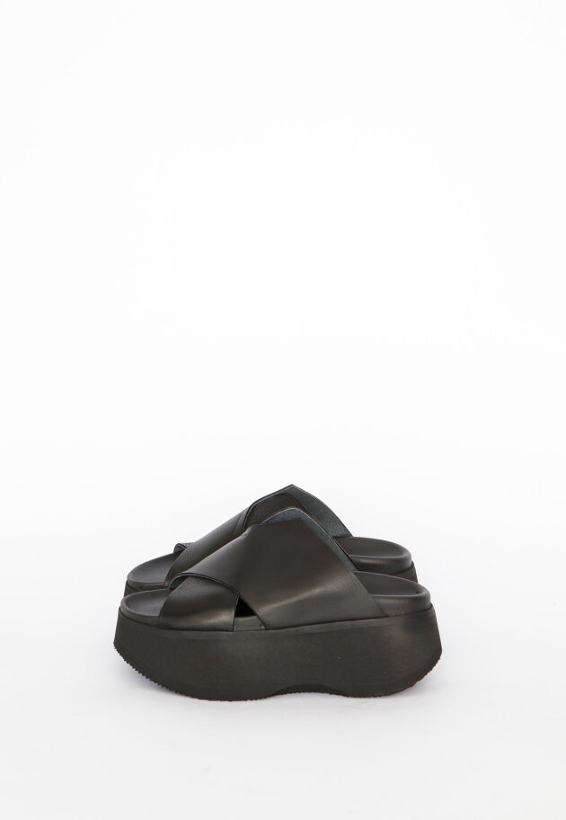 Lofina - Sandal with a chunky sole