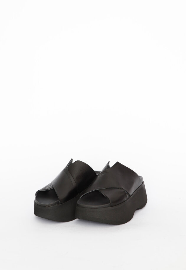 Lofina - Sandal with a chunky sole