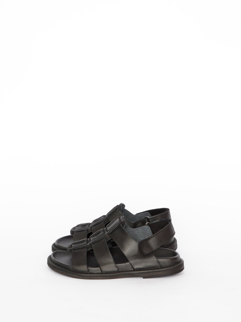 Lofina - Sandal with Velcro closure