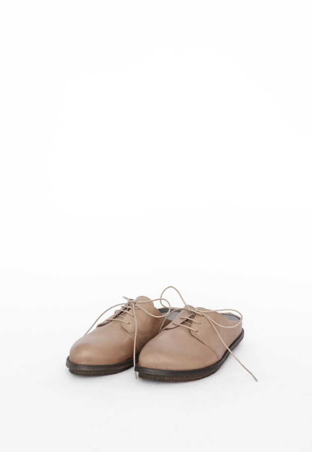 Lofina - A shoe without a heel cap