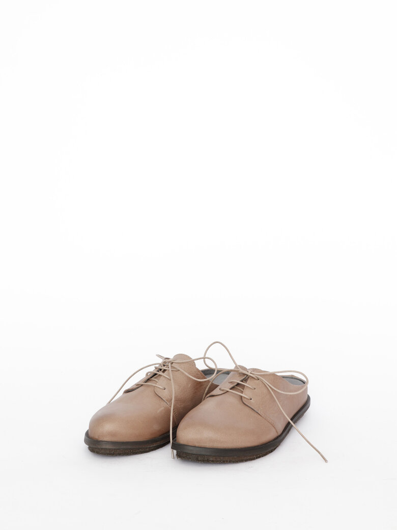 Lofina - A shoe without a heel cap