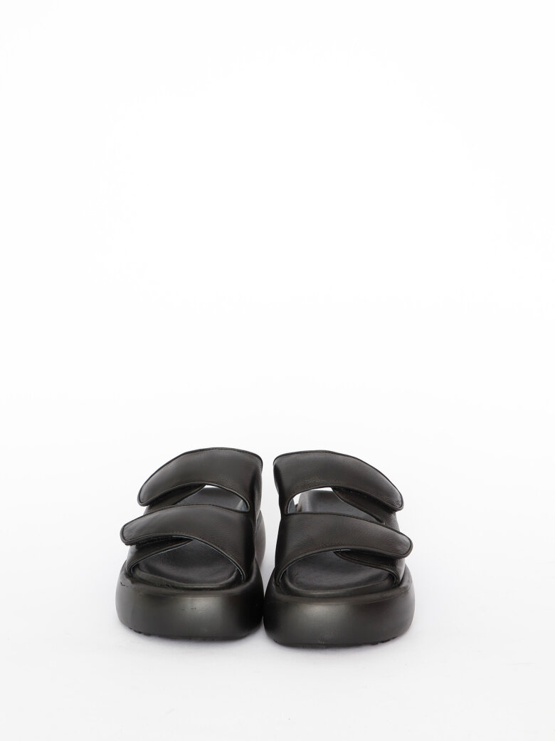 Lofina - Sandal with Velcro closure