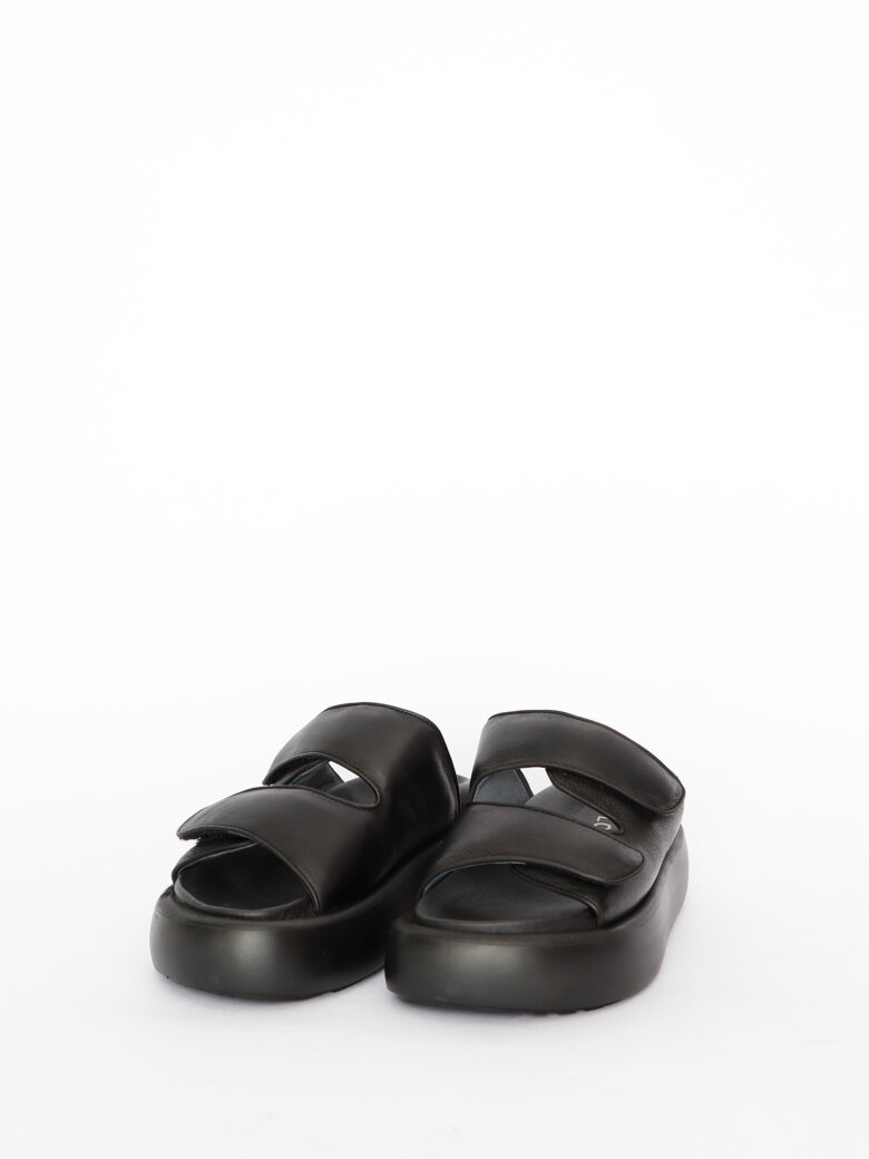 Lofina - Sandal with Velcro closure