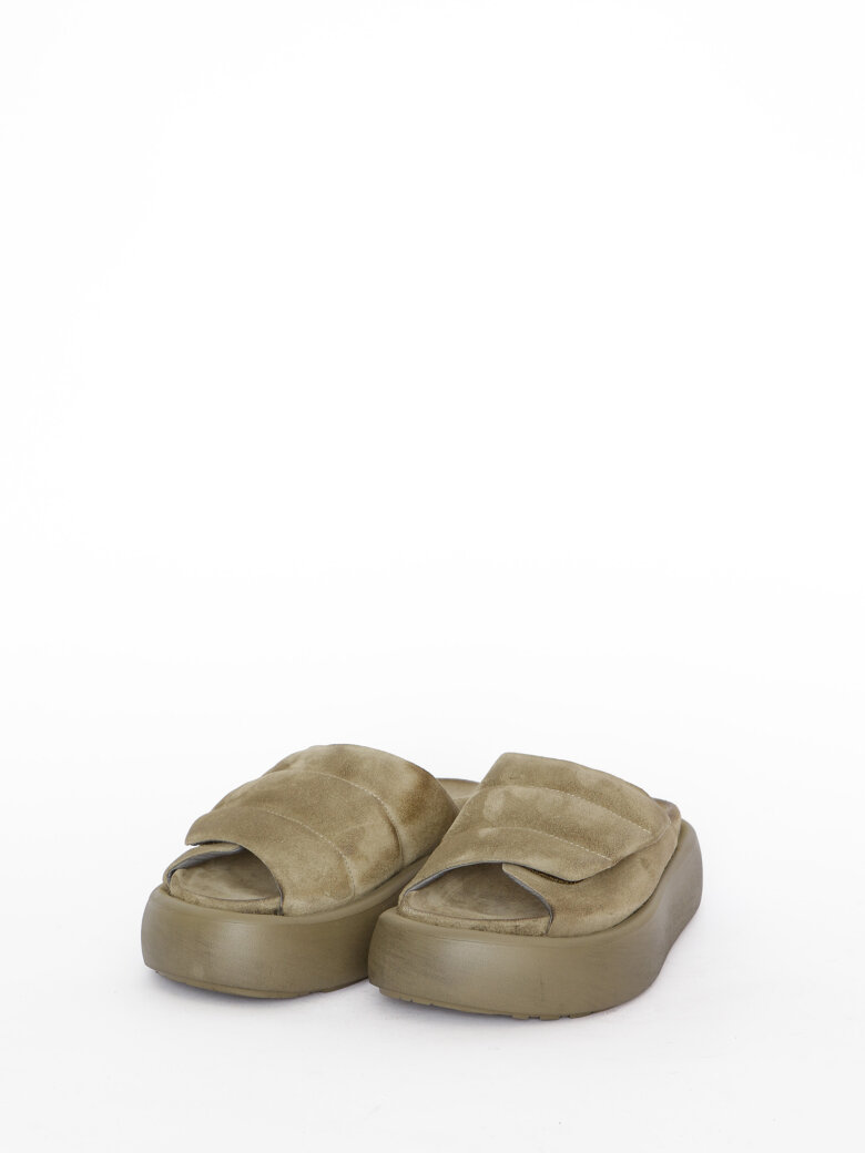 Lofina - Sandal with Velcro closure