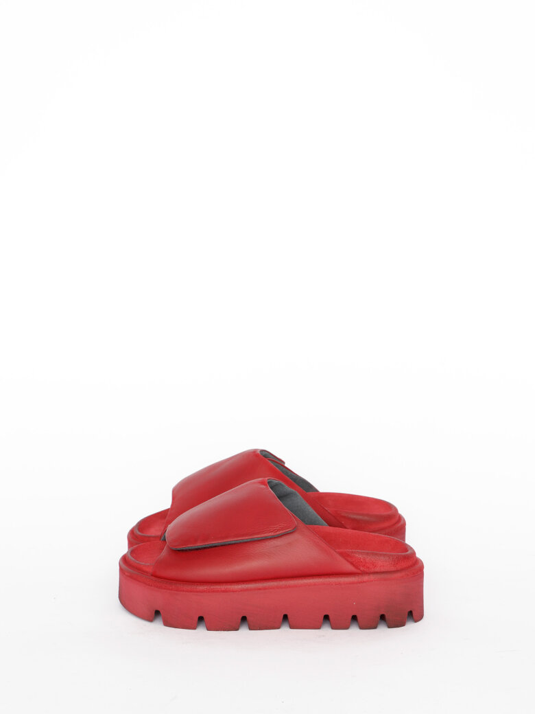 Lofina - Sandal with Velcro closure