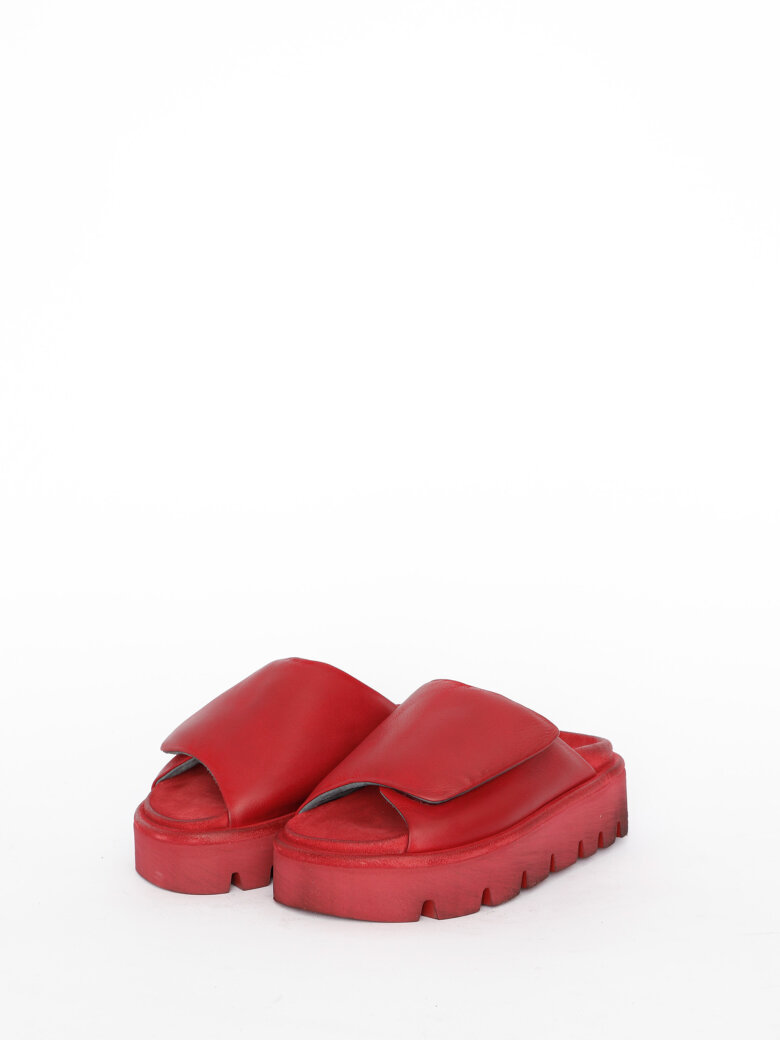 Lofina - Sandal with Velcro closure