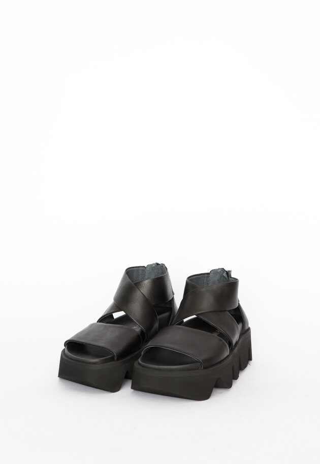 Lofina - Sandal with a zipper.