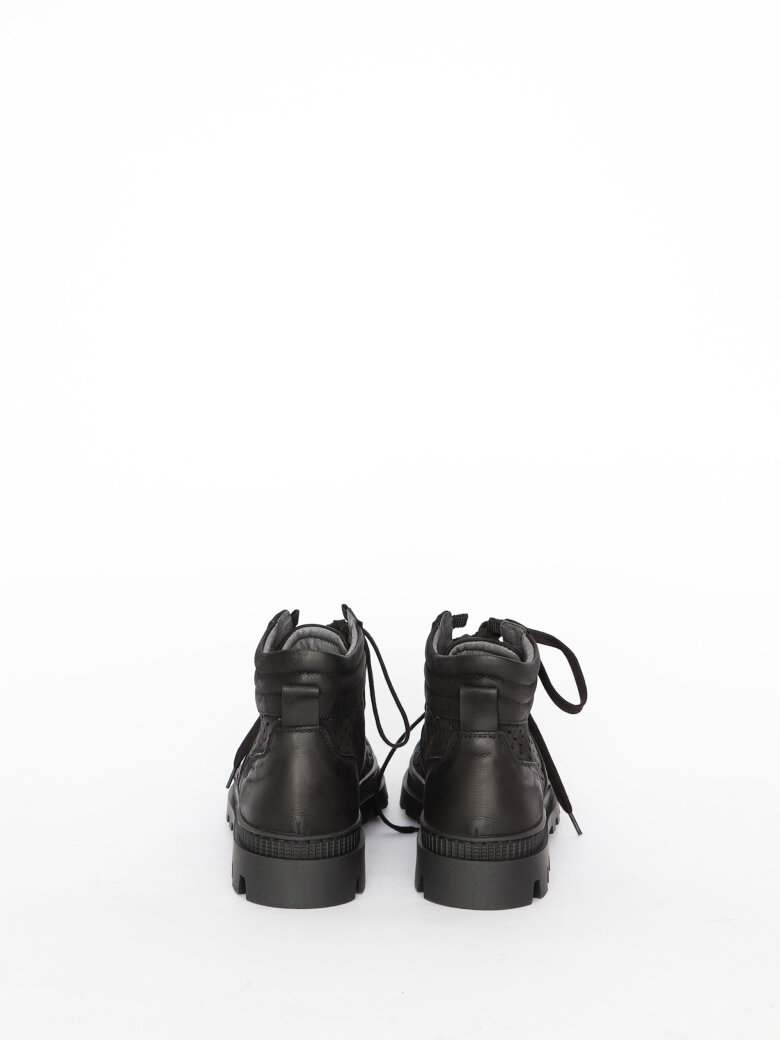 Lofina - Shoes with laces.