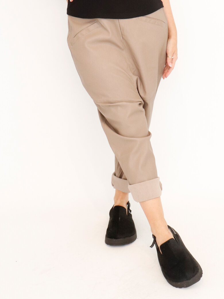 Sort Aarhus - Baggy leather pants with zipper and pockets